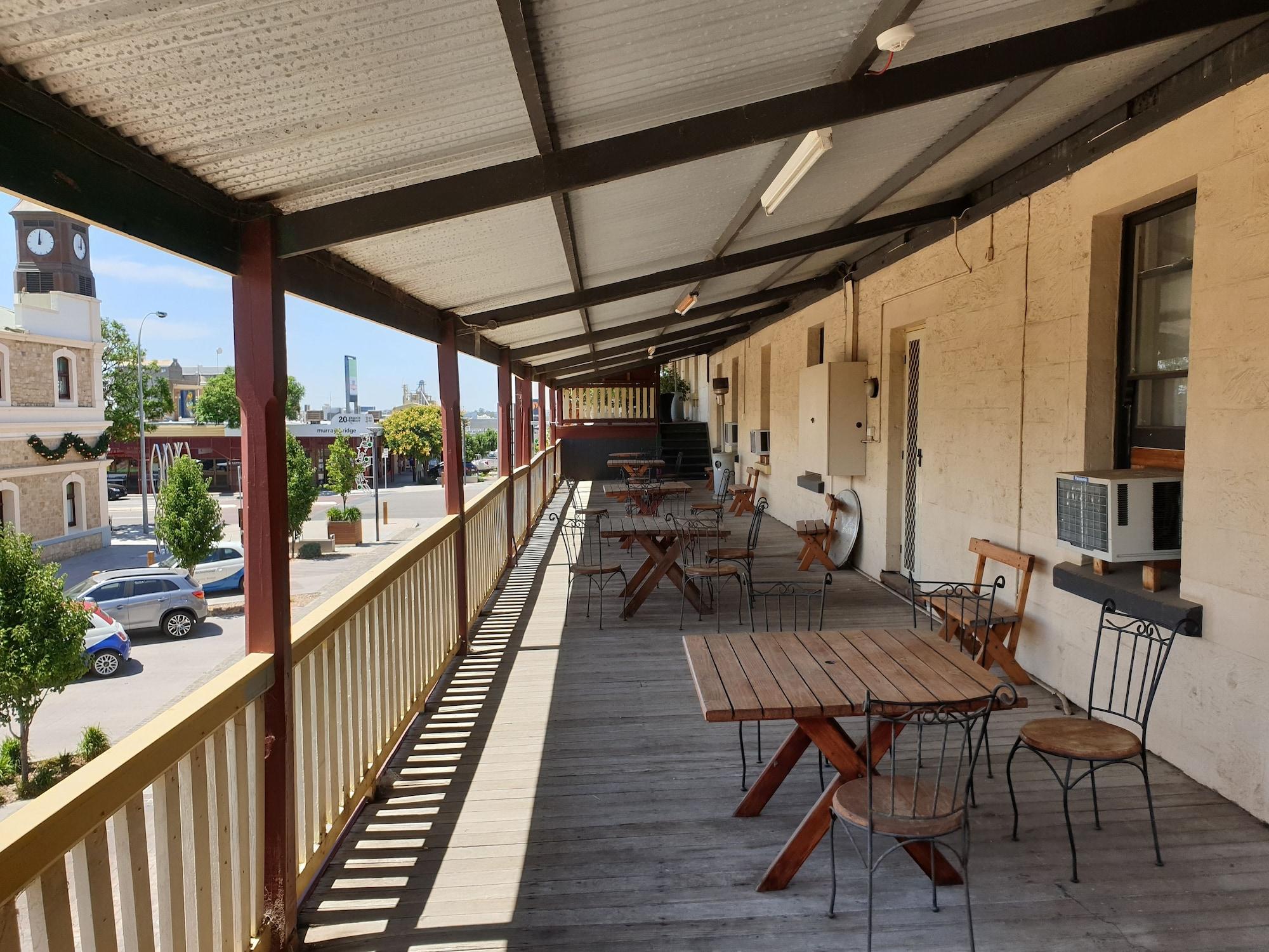 Balcony On Sixth Lodge Murray Bridge Exterior photo