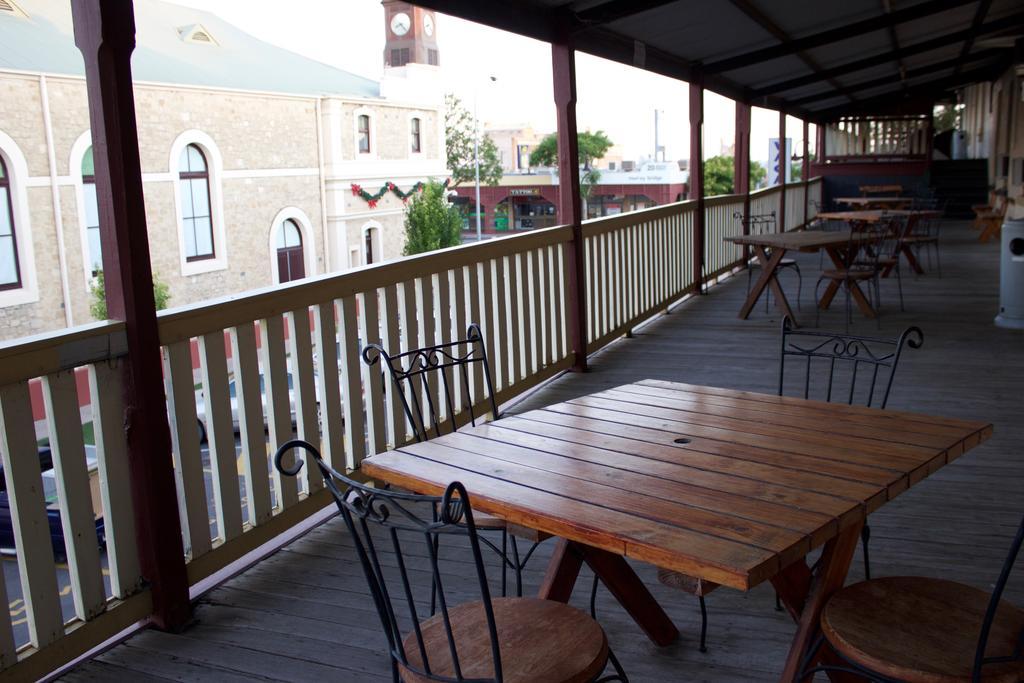 Balcony On Sixth Lodge Murray Bridge Exterior photo