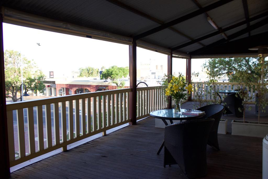 Balcony On Sixth Lodge Murray Bridge Exterior photo