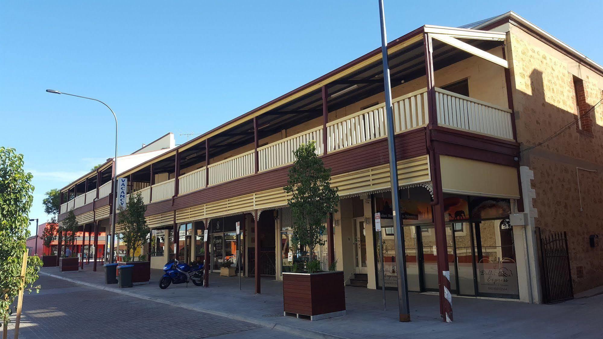 Balcony On Sixth Lodge Murray Bridge Exterior photo